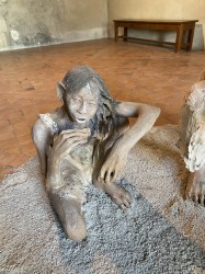 Jeune fille qui mange
