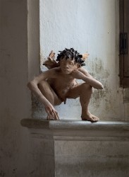 Ange musicien accroupi