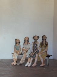 Le banc des petites