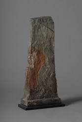 Le visage dans la pierre