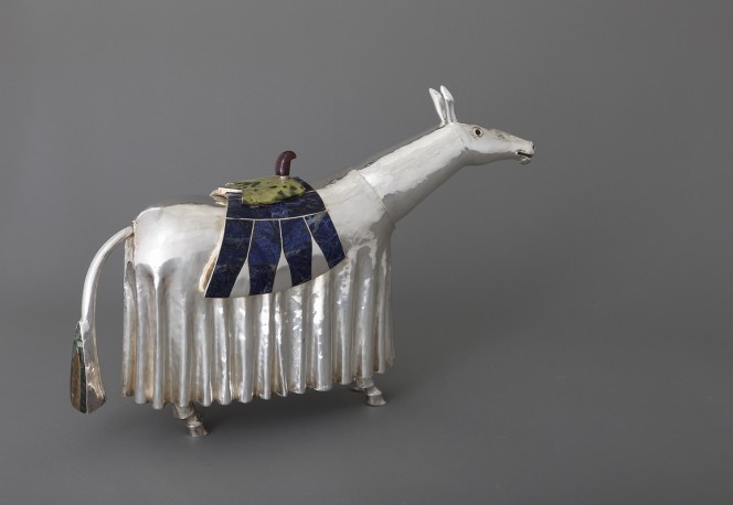 La Mule d'honneur au jupon d'argent - GOUDJI_527